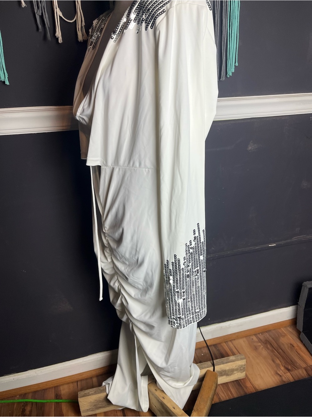 Fashion to Figure Size 1 (size 14/16) White and Sequin Dress - Picture 6 of 11